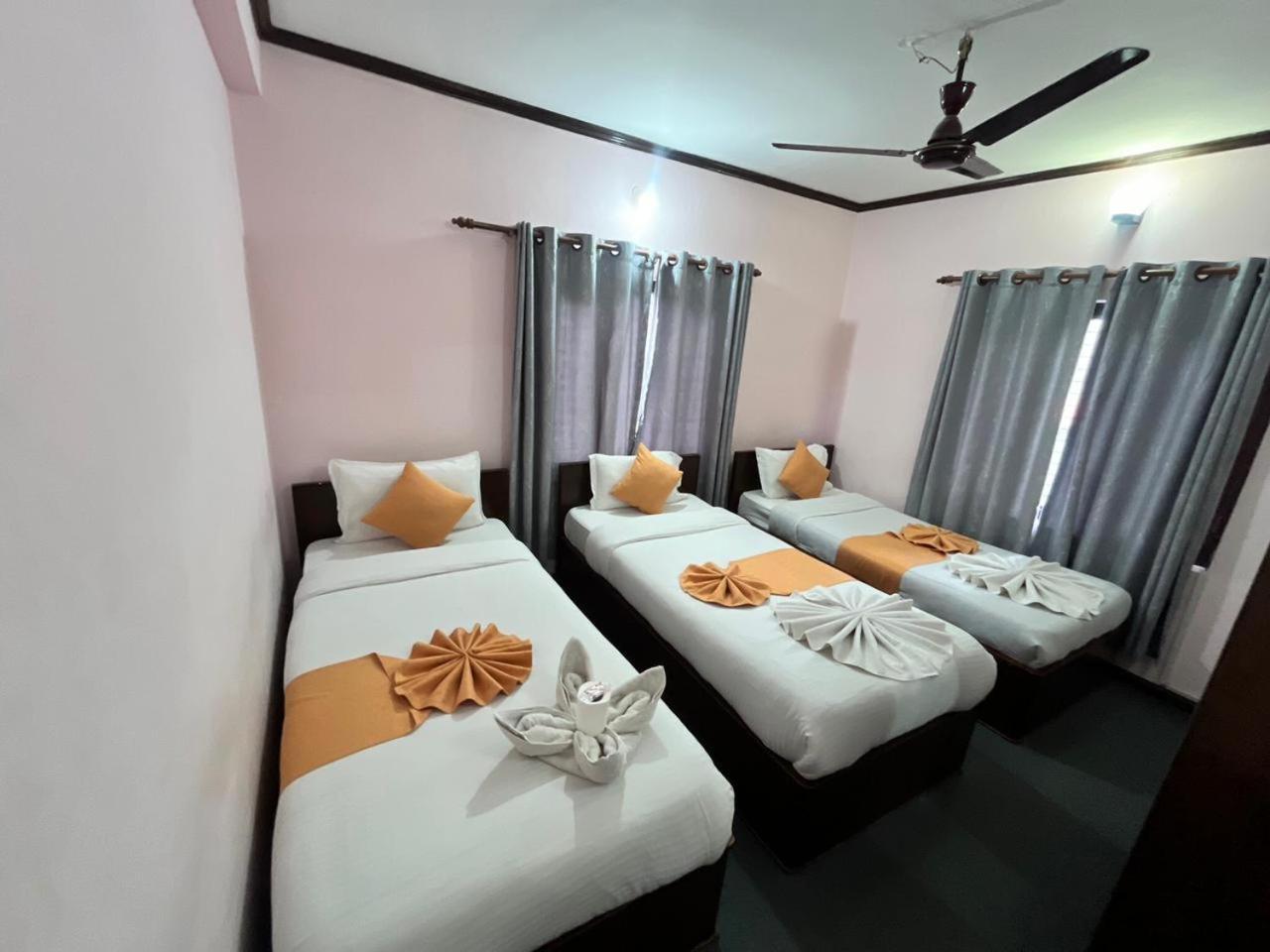 Hotel Travel Inn Покхара Екстер'єр фото